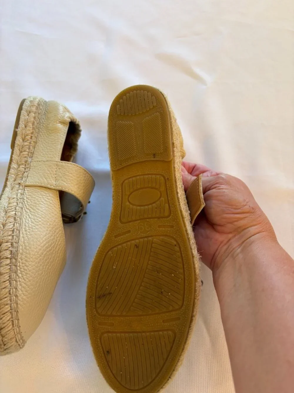 Jutelia cream pebble leather espadrille flats with buckles size 39